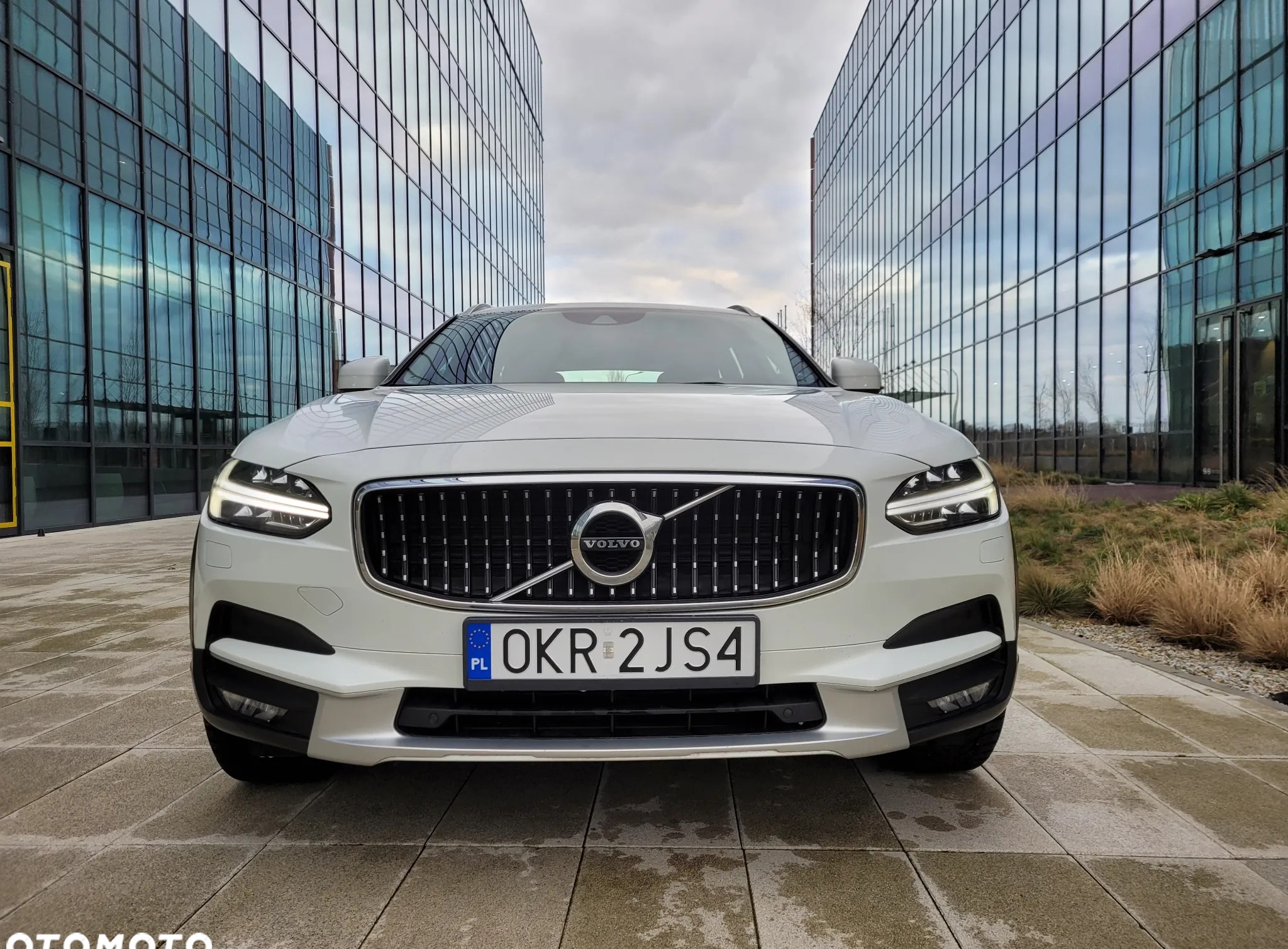 Volvo V90 Cross Country cena 129900 przebieg: 182000, rok produkcji 2020 z Zdzieszowice małe 704
